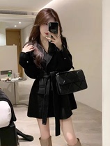 Advanced senses black fur coat female autumn winter 2023 new small sub thickened to collect in the waist the long section in the coat