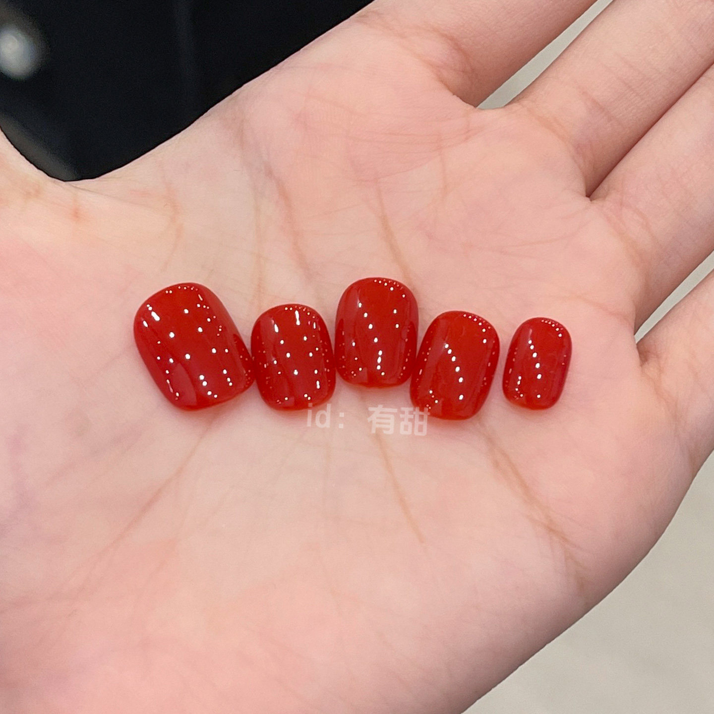 红色穿戴甲2025新款高级感绝美显白穿戴美甲短款手工纯色指甲贴片,淘宝优惠券,粉丝福利购,淘宝优惠卷