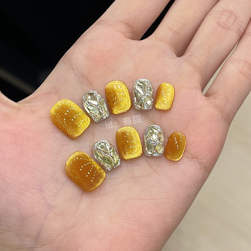 金色猫眼穿戴甲短款高级感秋冬穿戴美甲2025新款绝美手工指甲贴片,淘宝优惠券,粉丝福利购,淘宝优惠卷