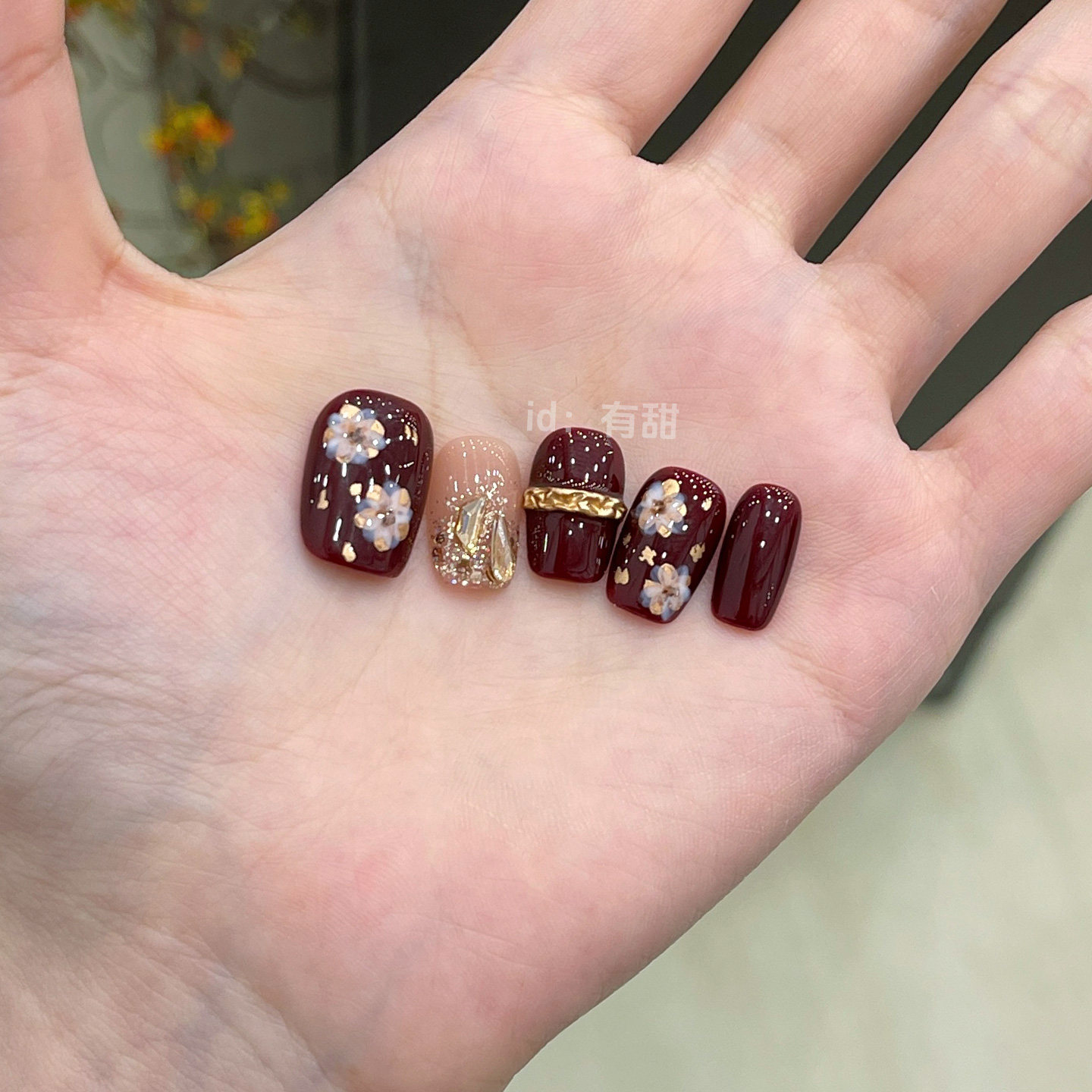 秋冬穿戴甲短款纯手工红色穿戴款美甲2025新款高级感绝美指甲贴片,淘宝优惠券,粉丝福利购,淘宝优惠卷