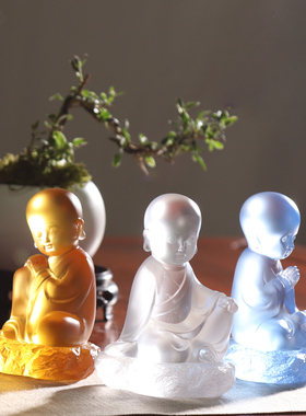 书房老板办公桌上的装饰品小摆件