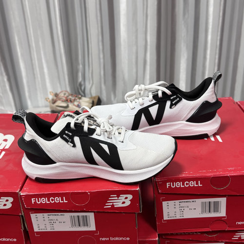 New Balance FuelCell Propel V3 缓震舒适轻便透气跑鞋WPRMXLW2 - 图2
