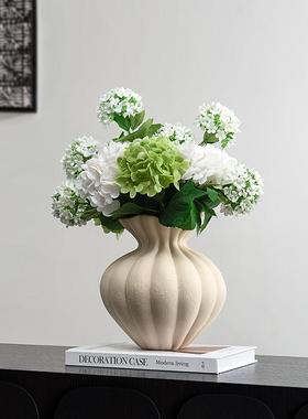 法式花瓶陶瓷米黄色高级感复古摆件餐桌家居中古花器侘寂风装饰品