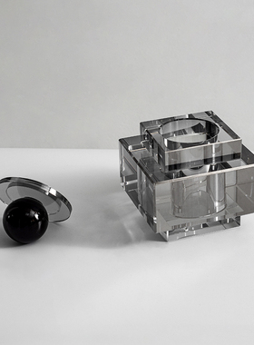 东来家居轻奢方形烟灰色水晶香薰扩香器透明样板间床头柜软装摆设