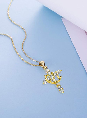 皇冠十字架项链女士欧美饰品复古款锁骨链吊坠金色日常衣服配饰