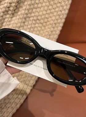 2025年秋款时尚防紫外线墨镜女潮