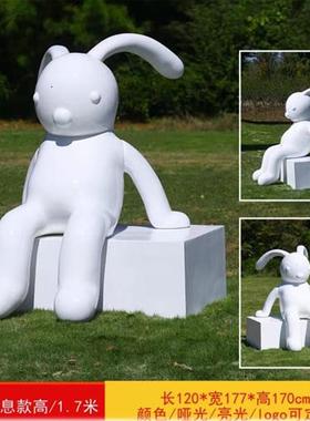 定制玻璃钢卡通雕塑动物游乐园公园大型户外商场张占占暴力熊暖场