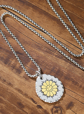 太阳花笑脸项链小众男女复古百搭圆牌潮刻字吊坠男潮嘻哈个性饰品