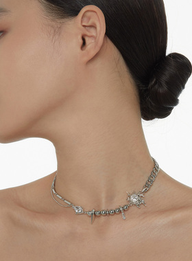 BOONEE液态雪花多元素拼接短项链