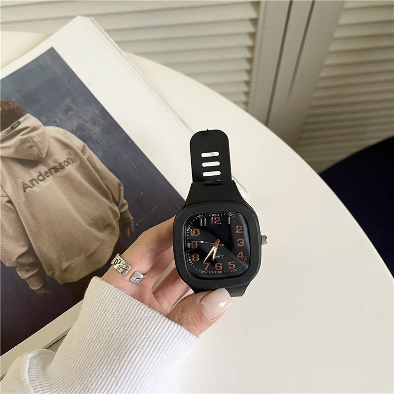 公务员考试女款初高中学生电子表 蒂尔瓦国产腕表