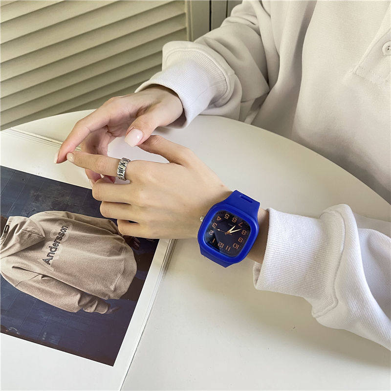 公务员考试女款初高中学生电子表 蒂尔瓦国产腕表