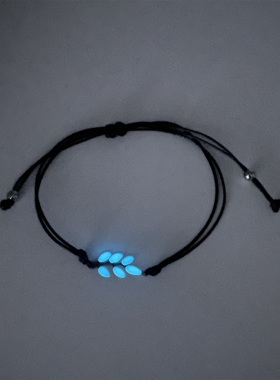 无聊了戴一个能发光的树叶手链