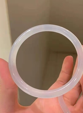 和葡萄一样颜色的玉髓手镯太可了