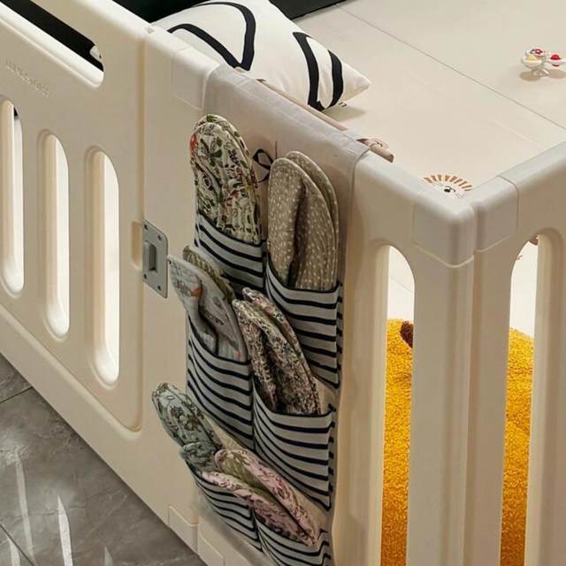 Climbing cushion slipper storage hanging bag special slipper rack baby fence hanging shoe cover storage bag hanging bag storage rack