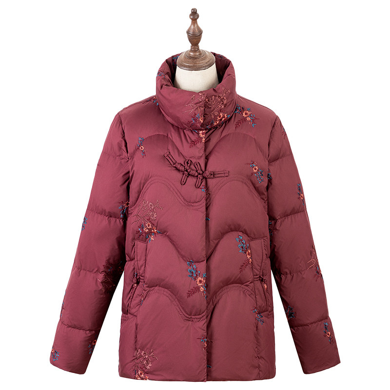 雅鹿奶奶羽绒服女冬装2024新款刺绣立领短款中老年妈妈保暖外套女