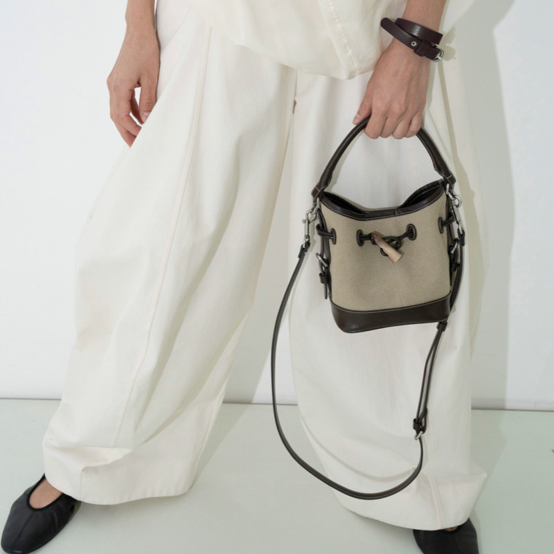 the pleasure molecule牛角桶包mini头层牛皮帆布水桶包手提斜挎,淘宝优惠券,粉丝福利购,淘宝优惠卷