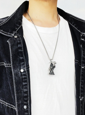 嘻哈男复古钛钢骷髅镰刀死神项链