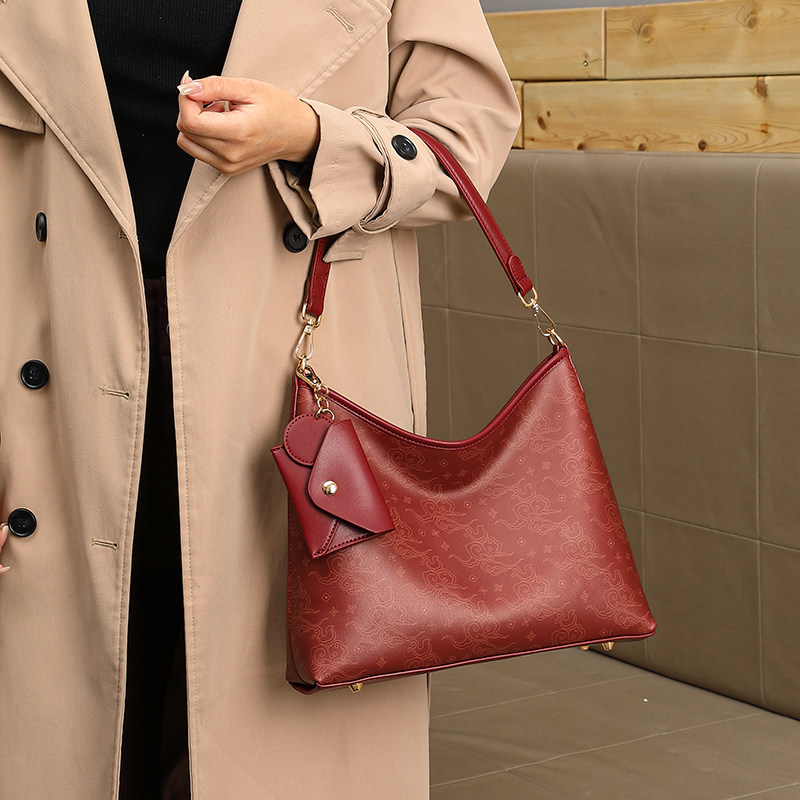 红色复古印花托特包2026新款女单肩百搭大容量高级感通勤包,淘宝优惠券,粉丝福利购,淘宝优惠卷