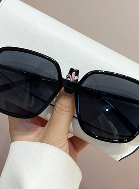 墨镜女款白色2024新款个性防紫外线方圆脸显瘦太阳镜男复古高级感