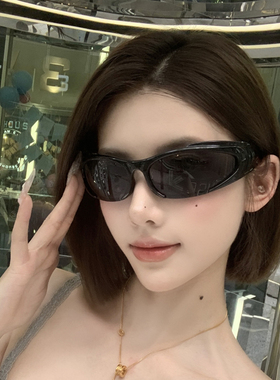 2025新款墨镜女猫眼骑行辣妹y2k登山海边欧美风不规则防晒太阳镜