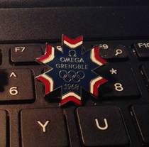 (Lingang loft) 8 French Conobub 196 Winter Olympic Games Badge Vancouver Zhangerwinter Olympic Badge Snow flower emblems