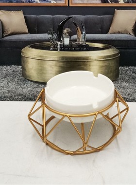 厂家直销铁艺麋鹿陶瓷烟灰缸创意家居客厅办公桌面装饰摆件