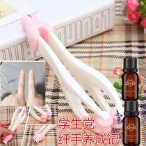 Comic Hand Developed with a long finger oil to let fingers grow thinner and thin fingers thinner fingers thinner and longer students