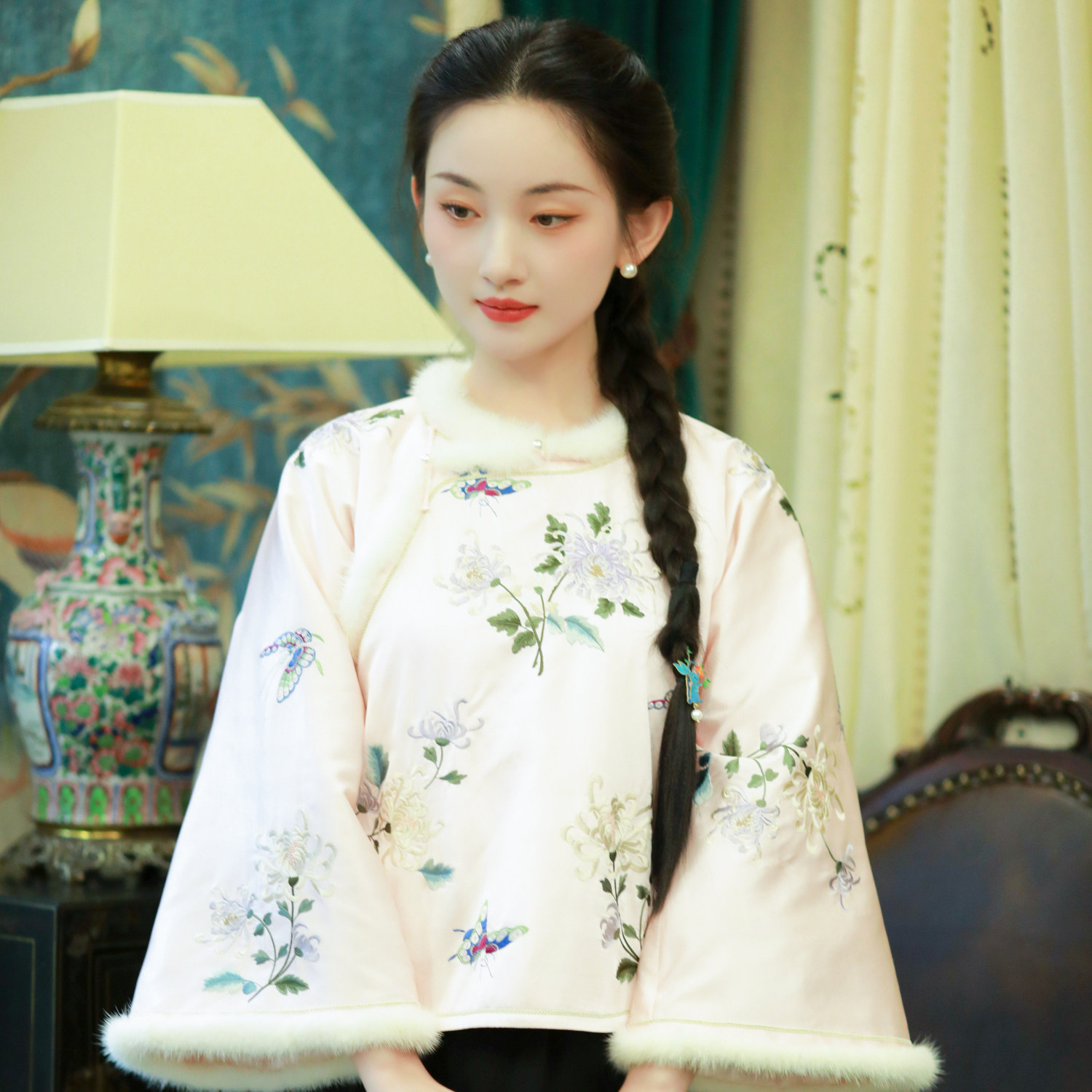 粉韵琅华丨一城风絮丨秋冬真丝缎貂毛绣花保暖倒大袖国风毛条上衣,淘宝优惠券,粉丝福利购,淘宝优惠卷