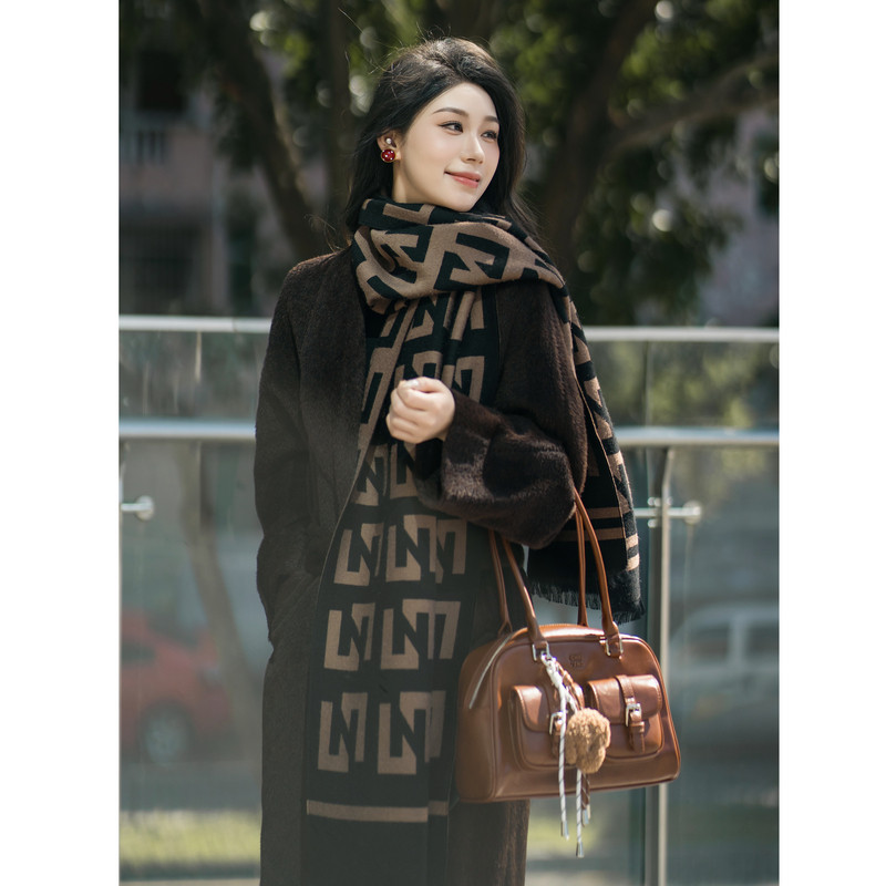 LYNEE 苏力高端羊驼羊毛翻领宽松系带慵懒大衣女冬季新款毛呢外套,淘宝优惠券,粉丝福利购,淘宝优惠卷