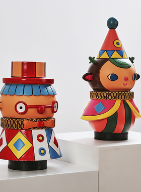 卡通潮玩树脂国王一家摆件