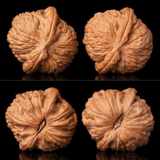 文玩闷尖白狮子头磨盘四座楼手捻核桃手把件三棱苹果园包浆南疆石