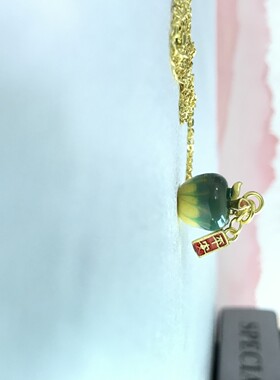 圣诞节平安果轻奢幻彩温变苹果吊坠项链女绿变红送女友情人节礼物