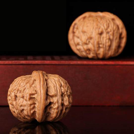 文玩闷尖白狮子头磨盘四座楼手捻核桃手把件三棱苹果园包浆南疆石