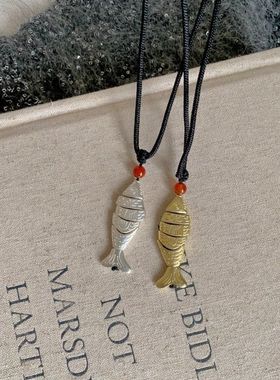 小众设计感锦鲤吊坠项链女2025新款个性百搭抽拉绳颈链简约锁骨链