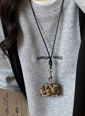 豹纹皮质零钱包吊坠项链女耳机套收纳包包长款挂脖秋冬毛衣链配饰