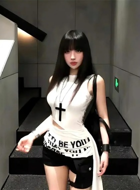 黑色十字架项链女甜酷辣妹