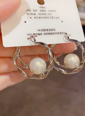 欧美个性双层金属珍珠旋转耳圈女冷淡风小众设计感高级耳环耳饰品