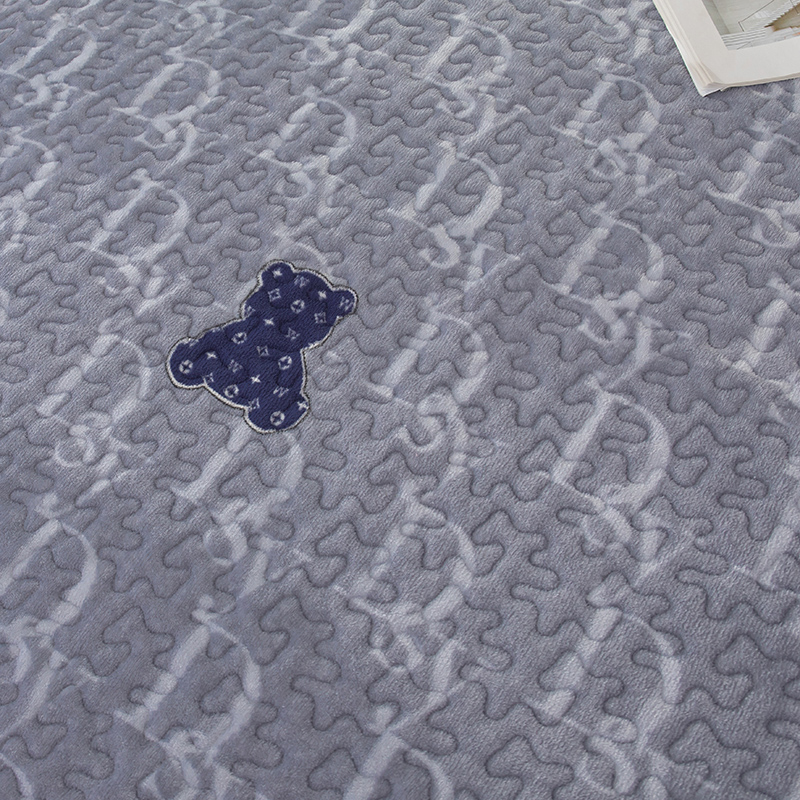 冬季加厚牛奶绒夹棉床盖单件加绒法兰珊瑚绒榻榻米床单人沙发盖毯 - 图1