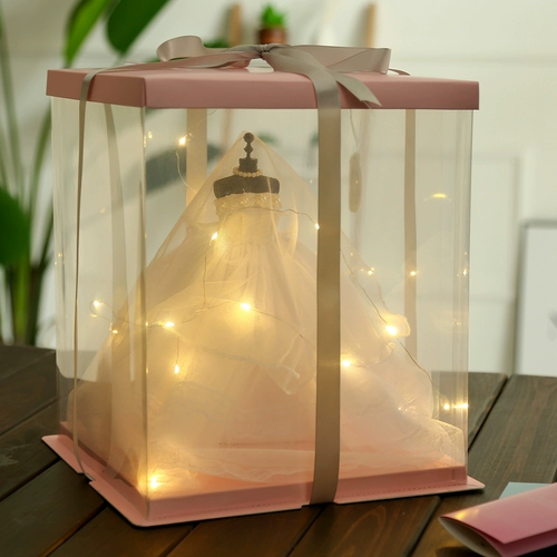 Свадебная модель, чтобы дать подругам изысканный подарок на день рождения девушки, девочки практикуют, ощущение творчества особенно значимо