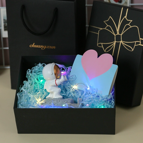 Подарок на день рождения мальчики Отправить парня -братья и девочки Практические подруги Старшие чувства маленьких одноклассников Маленькие подарки