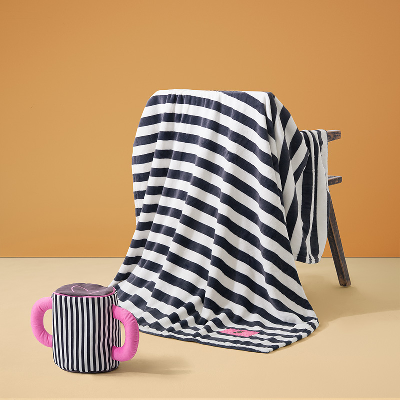 ELLE DECO少女心事显眼包披肩小毛毯子套装办公室午睡沙发盖毯 - 图1