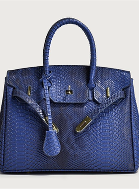 【女士包摆件】样板间衣帽