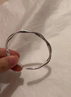 莫比乌斯扭纹手镯女纽线波浪亮面