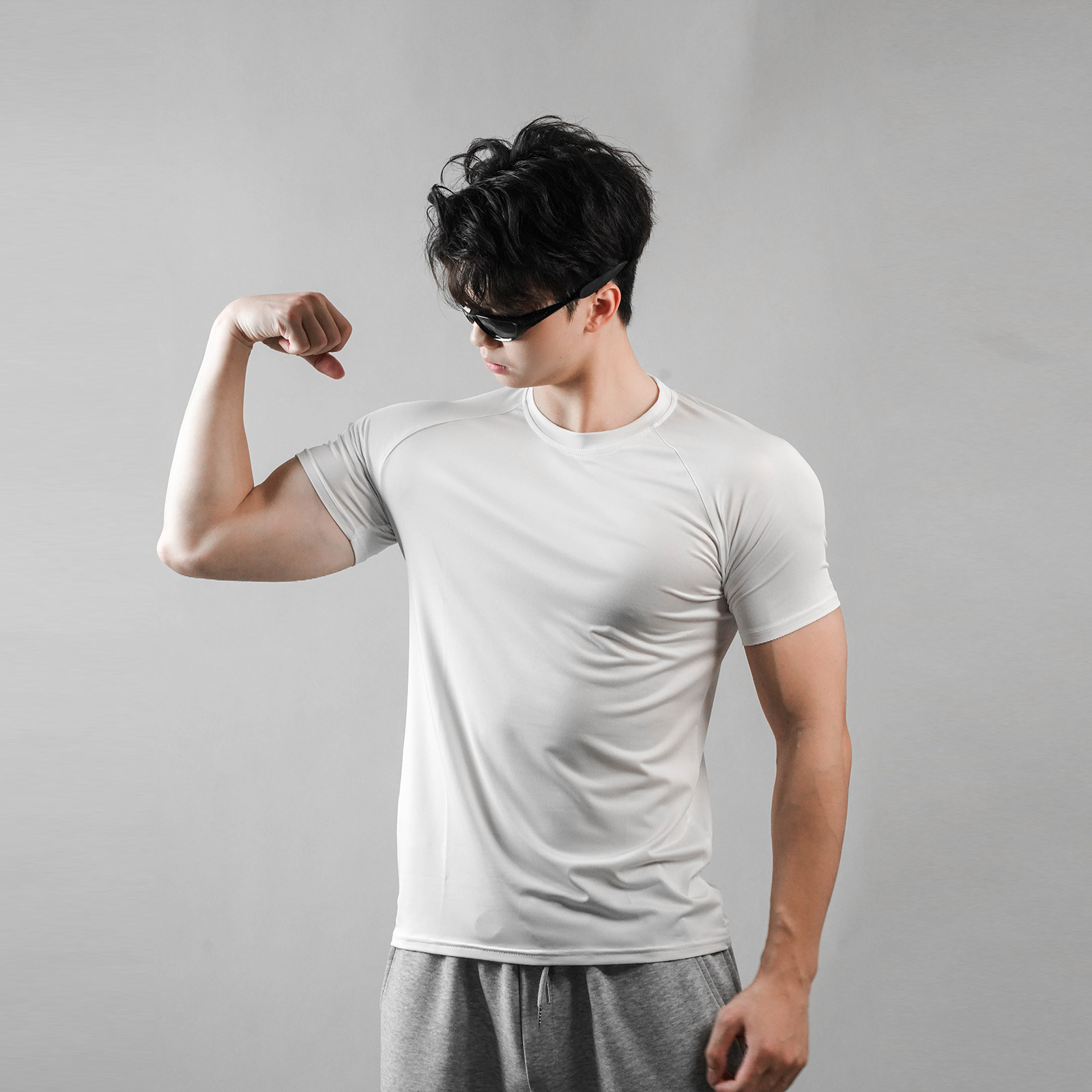 【UTS速干系列】显壮修身弹力健身衣纯色男短袖T恤运训练衣打底衫,淘宝优惠券,粉丝福利购,淘宝优惠卷