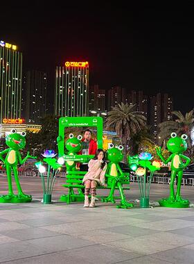 卡通青蛙雕塑户外玻璃钢大型牛蛙饭店迎宾装饰美陈小品落地大摆件