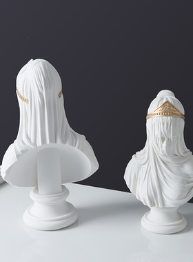 北欧轻奢书房砂岩皇冠少女摆件