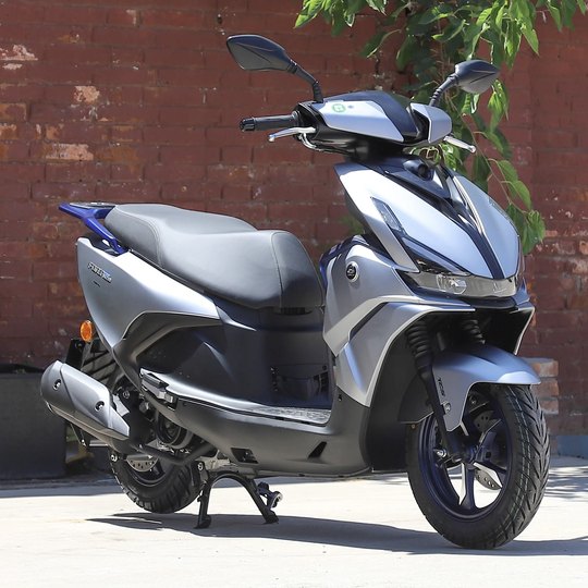 新款电喷QJ钱江鸿125CCABS踏板车男女款代步燃油助力省油摩托车