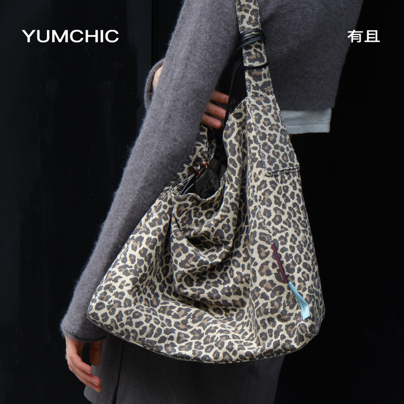 YUMCHIC.City — 帆布随行包电脑包度假风单肩重磅帆布包