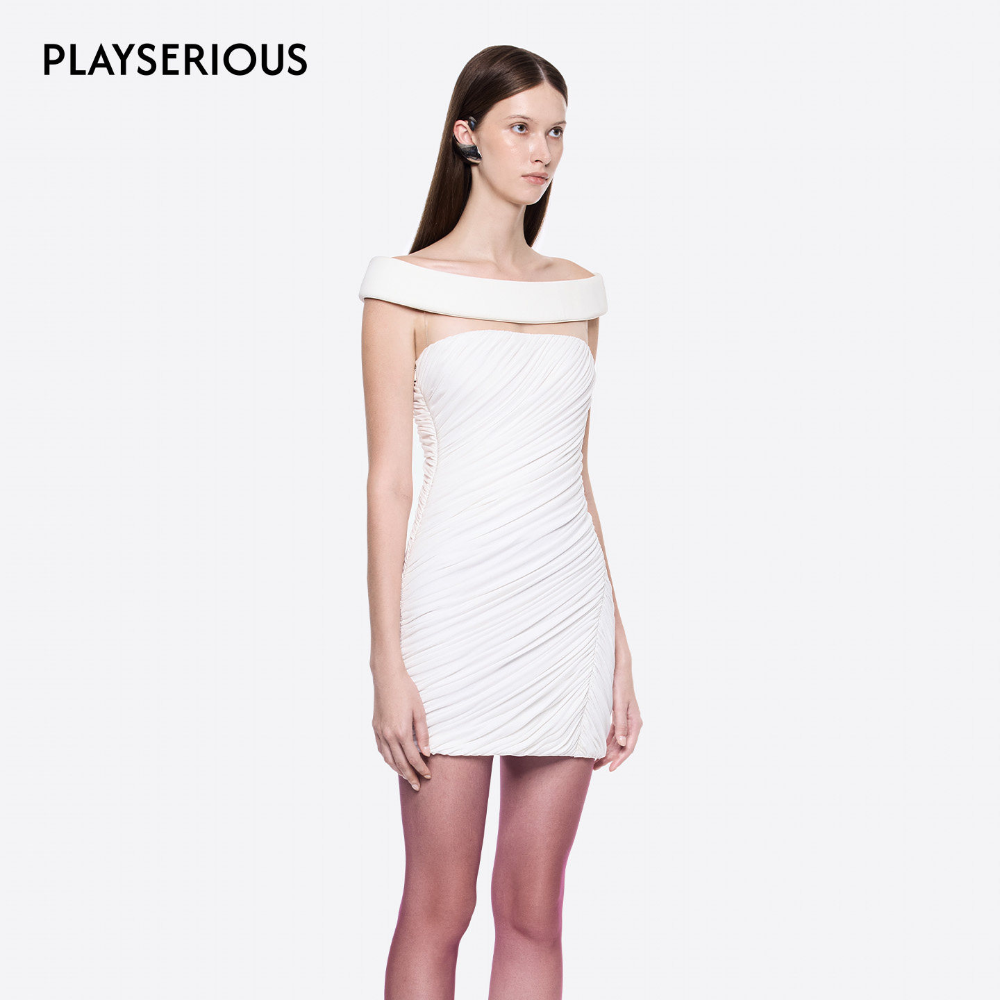 CHATS BY C.DAM 2026春夏新款修身不对称褶皱连衣裙女一字肩短裙,淘宝优惠券,粉丝福利购,淘宝优惠卷