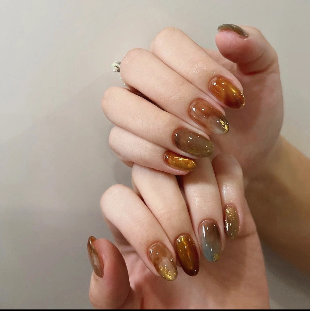 【瑶池仙境】复古琥珀晕染渐变纯手工穿戴甲短款秋冬光疗指甲贴片,淘宝优惠券,粉丝福利购,淘宝优惠卷